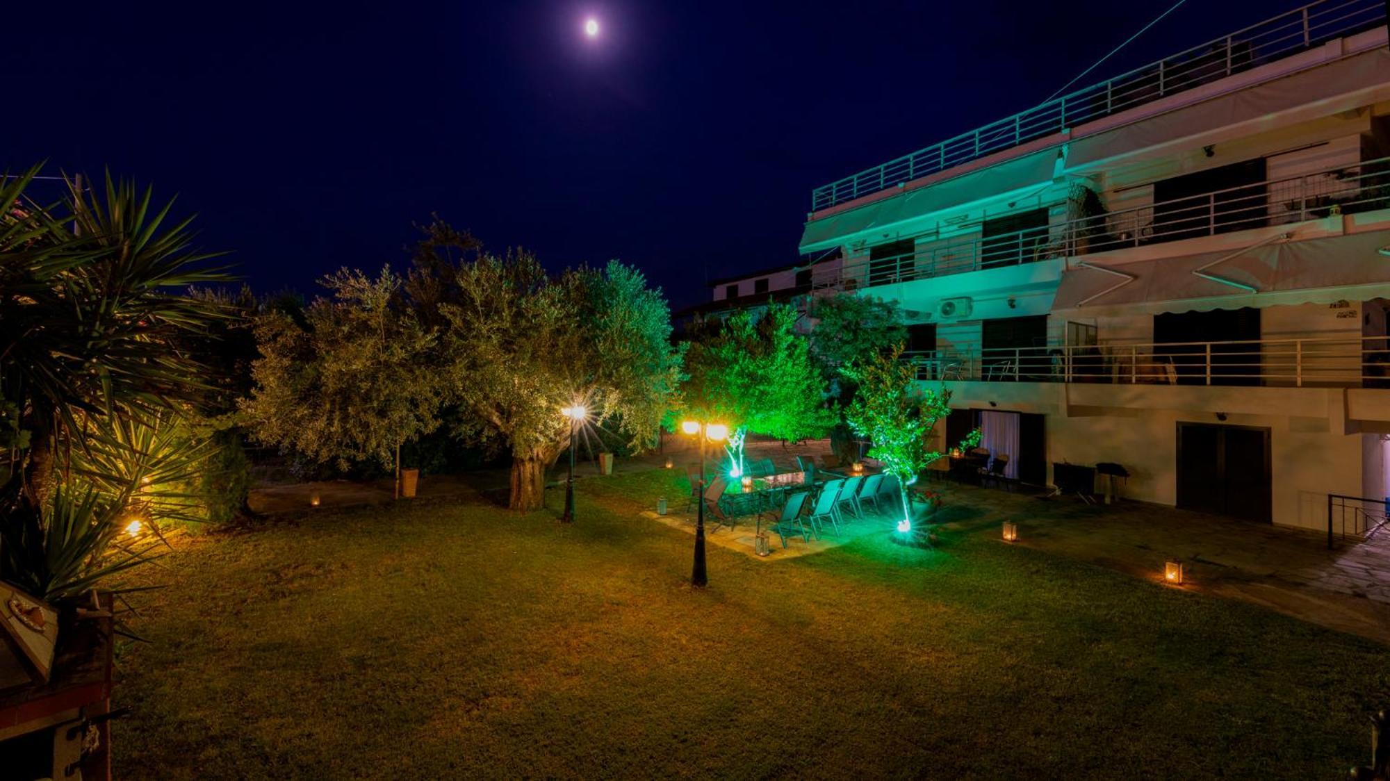 Salonikiou Beach Apartments & Villas Agios Nikolaos  Exterior photo