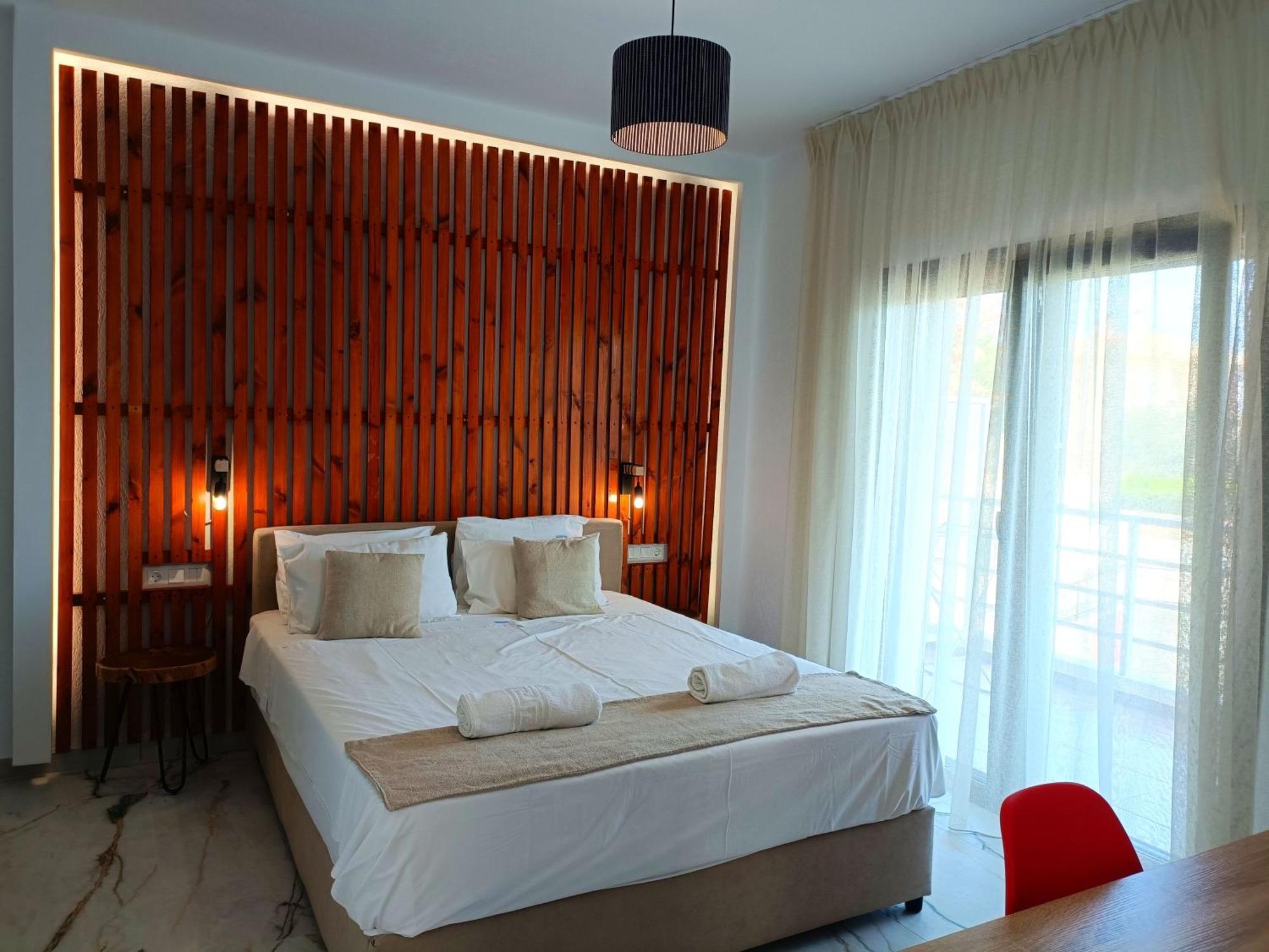 Salonikiou Beach Apartments & Villas Agios Nikolaos  Exterior photo