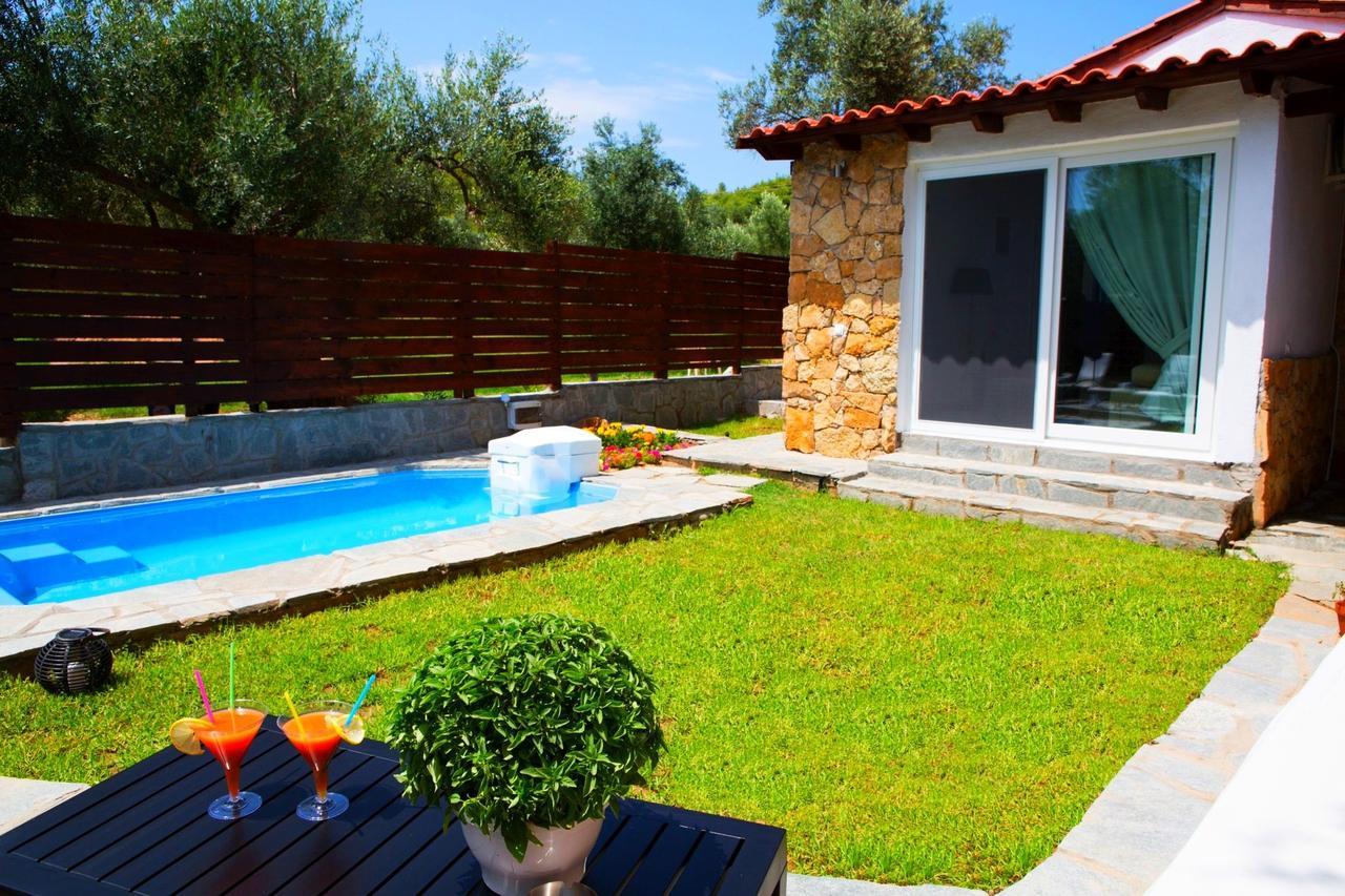Salonikiou Beach Apartments & Villas Agios Nikolaos  Exterior photo
