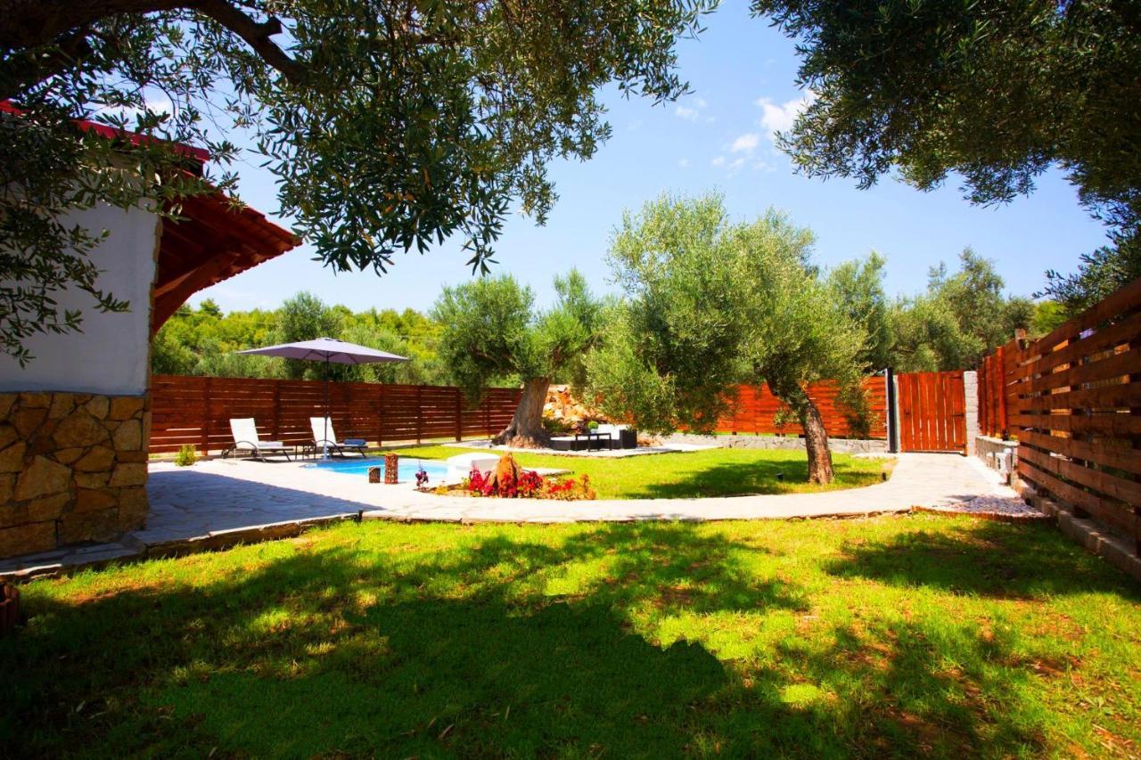 Salonikiou Beach Apartments & Villas Agios Nikolaos  Exterior photo