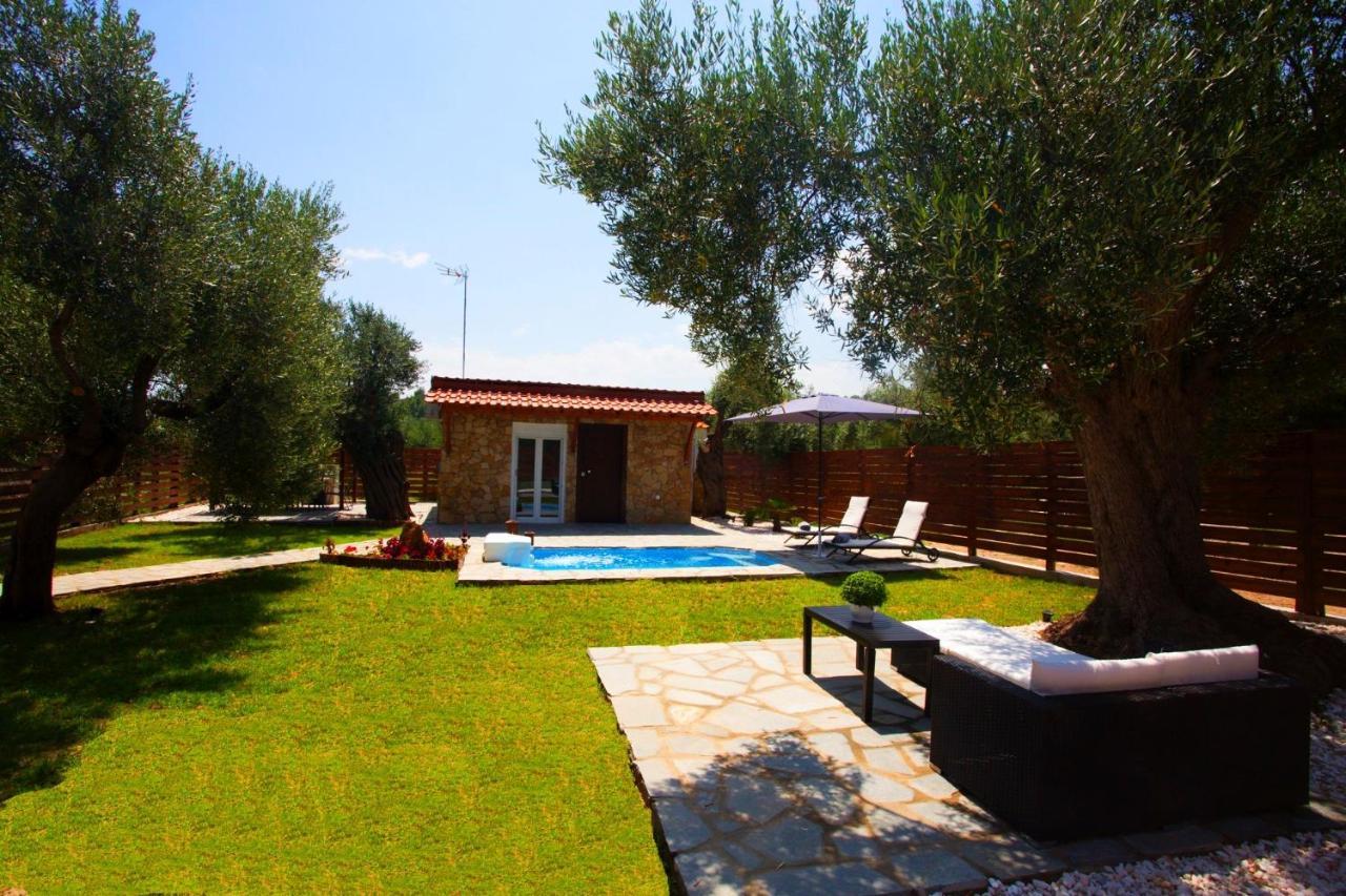 Salonikiou Beach Apartments & Villas Agios Nikolaos  Exterior photo