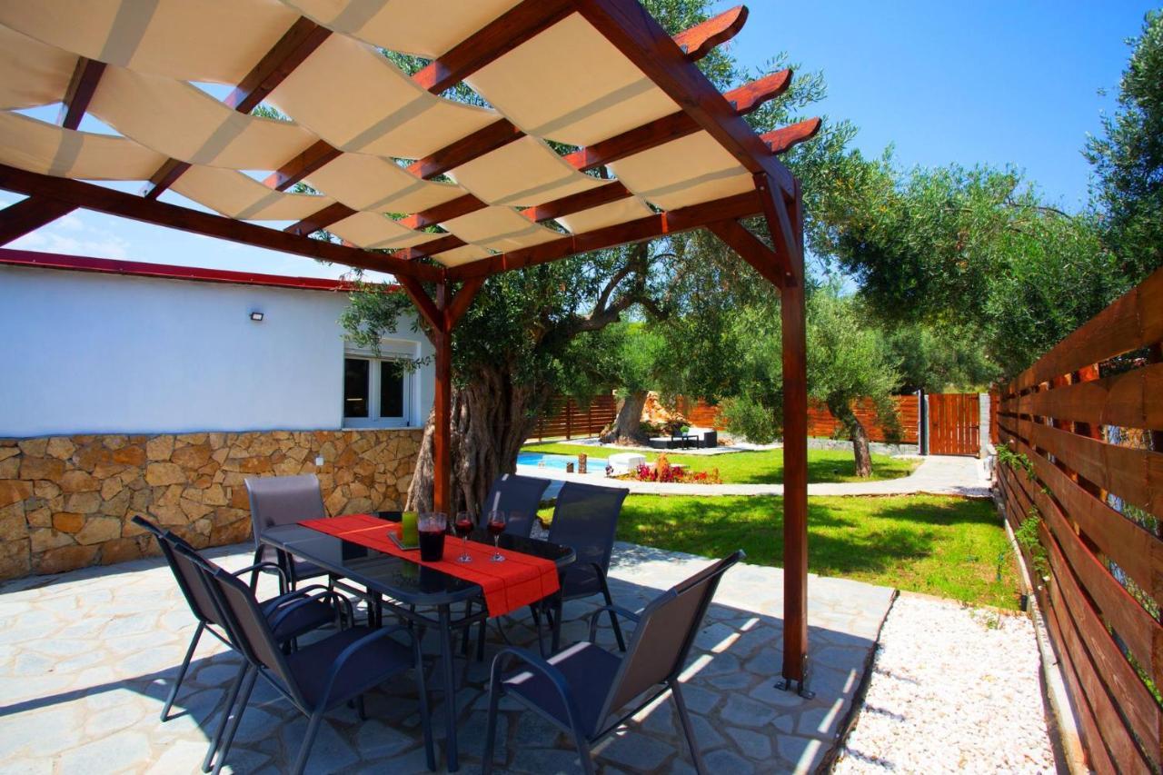 Salonikiou Beach Apartments & Villas Agios Nikolaos  Exterior photo